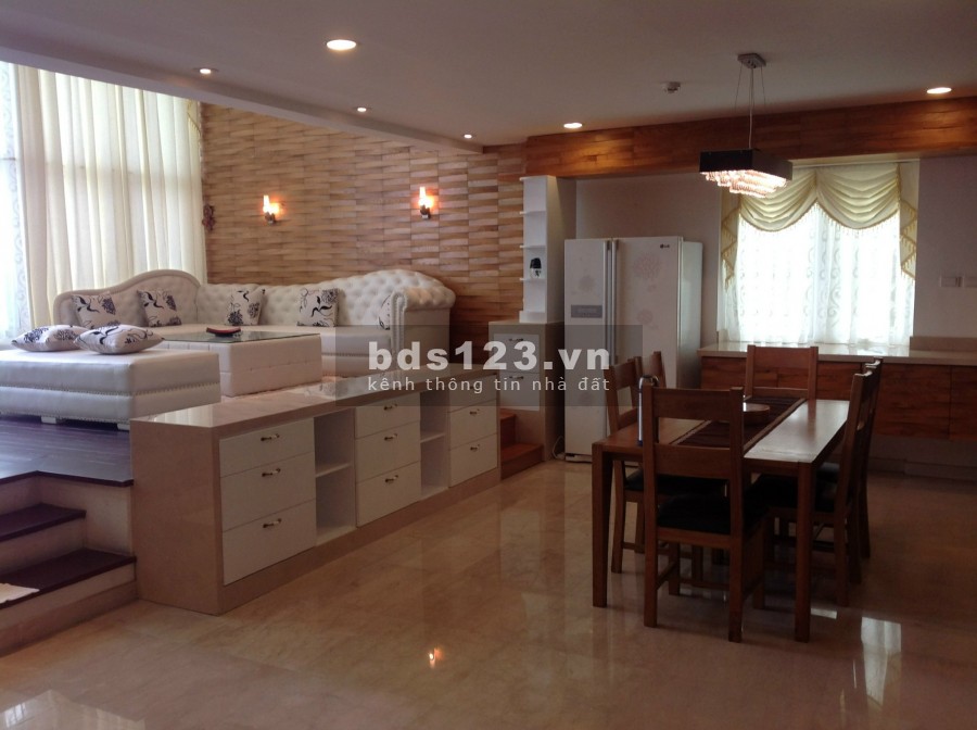 Bán penthouse dt 279m2, 4 ngủ tại P2 Ciputra Hà Nội, full nội thất. LH 0973781843 Ánh.