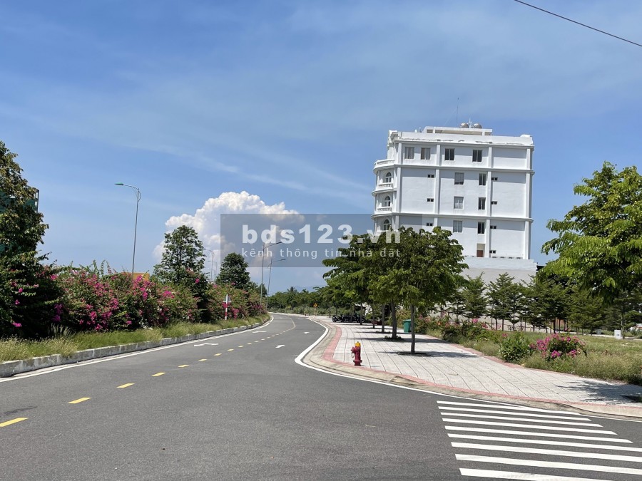 Bán đất biển đối diện dãy 45 resort 5 sao Bãi Dài, Cam Ranh. Gía chỉ 17tr/m2. LH: 0932763710