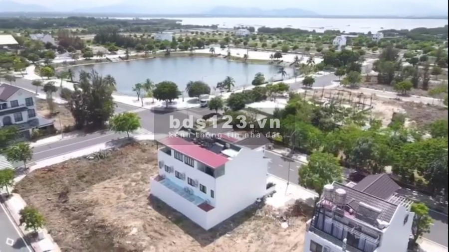 Bán đất biển đối diện dãy 45 resort 5 sao Bãi Dài, Cam Ranh. Gía chỉ 17tr/m2. LH: 0932763710