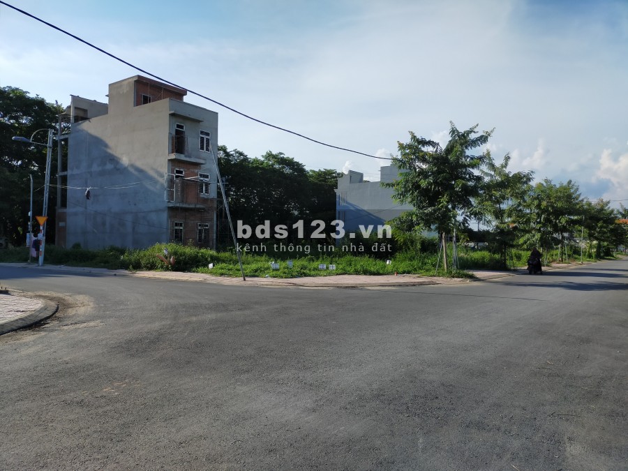 Biên Hoà : Đất nền dự án nằm sau KCN PouChen, diện tích từ 100~179m2. giá chỉ 1.7 tỷ/ nền
