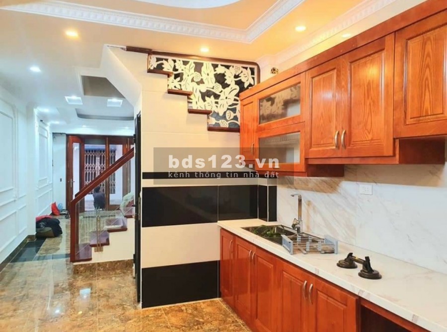 Bán nhà Phú Diễn Lô góc, ôtô, ngõ thông, trước nhà đá bóng, dt 42m2, 4 tầng, giá 3.85 tỷ