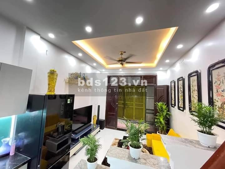 Bán Nhà Xuân La, Ngõ Thông, 50m thẳng ra ô tô, Ngõ ba gác tránh xe máy giá bán 4.5 tỷ