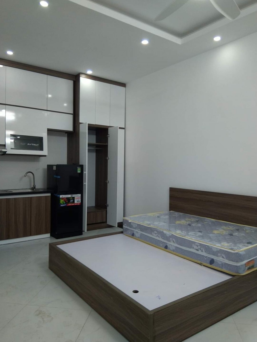 Bán tòa CCMN Ngã Tư Sở, 7 tầng tthang máy, doanh thu gần 1 tỷ/năm, giá nhỉnh 10 tỷ
