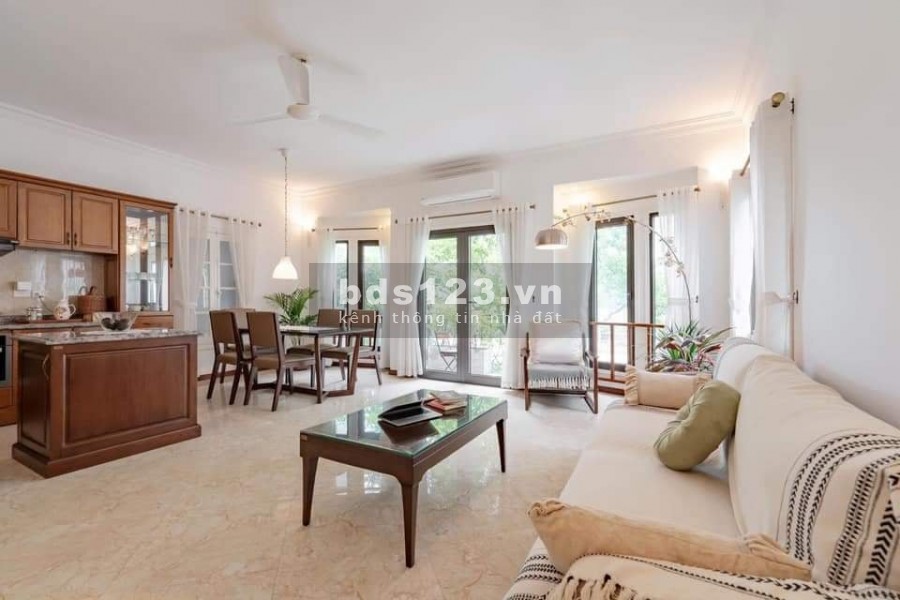 Bán tòa nhà căn hộ 10 tầng DT 180m2 phố Đặng Thai Mai giá 81 tỷ. LH 0912442669
