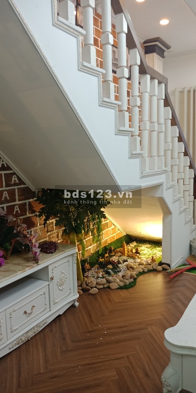 Tận hưởng biệt thự sân vườn 102 khu vip Phường 7 Tân Bình, sổ hồng, pháp lý chuẩn