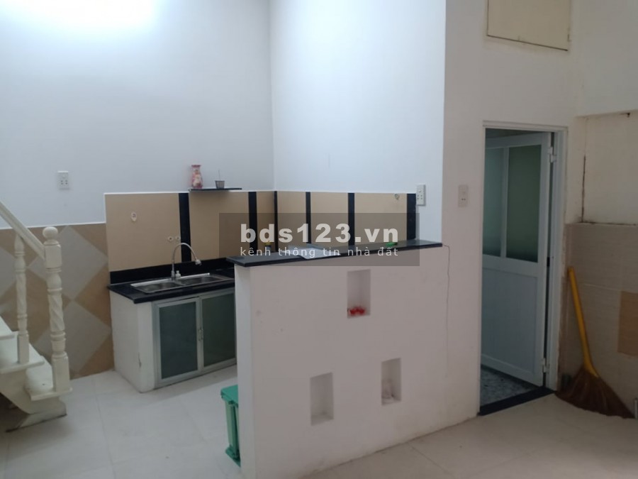 Bán nhà Nguyễn Hữu Cảnh, diện tích sử dụng 26m2, ngang 6m, giá bán 2.75 tỷ