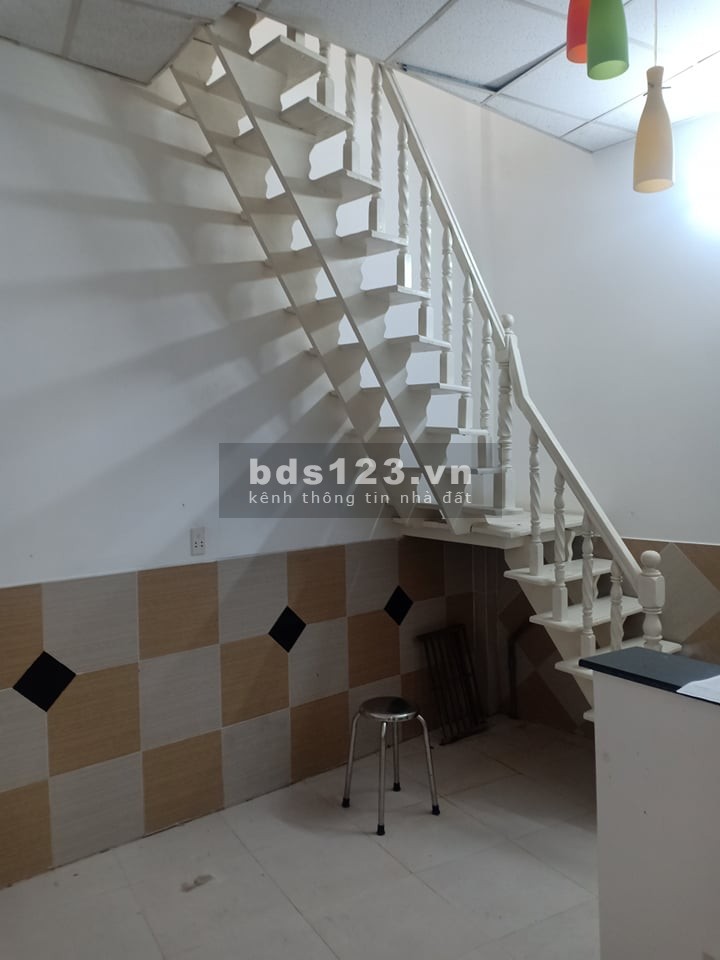 Bán nhà Nguyễn Hữu Cảnh, diện tích sử dụng 26m2, ngang 6m, giá bán 2.75 tỷ