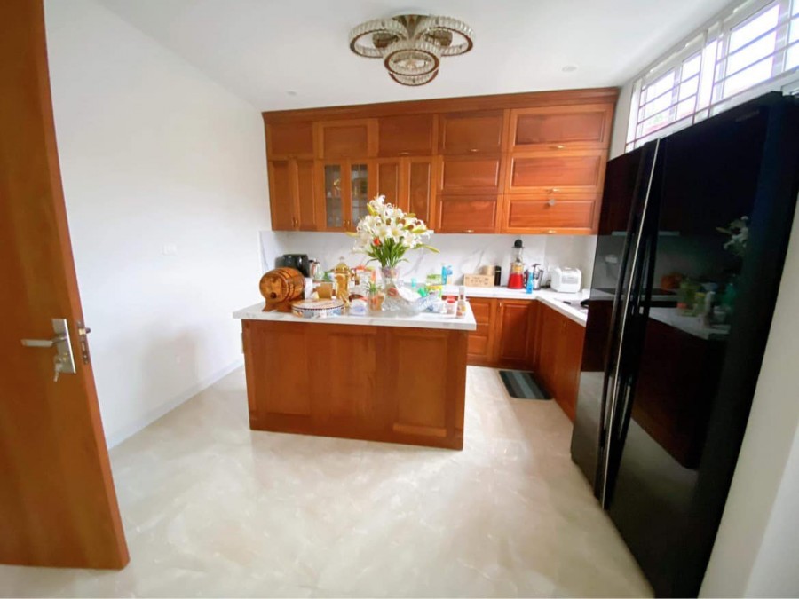 Bán CCMN Kim Giang, 179m2, 6 tầng, 23 phòng, DT 90tr/tháng, Ô tô, nhỉnh 14 tỷ. LH 0988797408