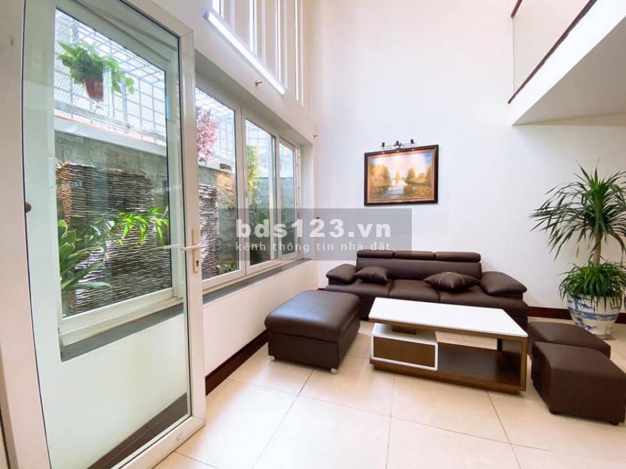 Bán nhà Ngọc Lâm, Long Biên ô tô7 chỗ, diện tích 48m2, 5 tầng, giá nhỉnh 5 tỷ