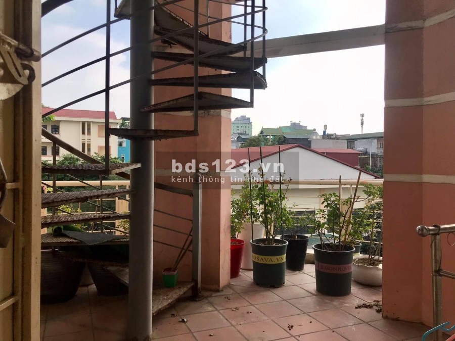 Bán nhà Nguyên Hồng, lô góc, diện tích sử dụng 50m2, giá bán nhanh 15.8 tỷ