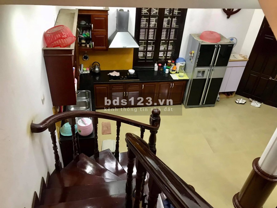 Bán nhà Nguyên Hồng, lô góc, diện tích sử dụng 50m2, giá bán nhanh 15.8 tỷ
