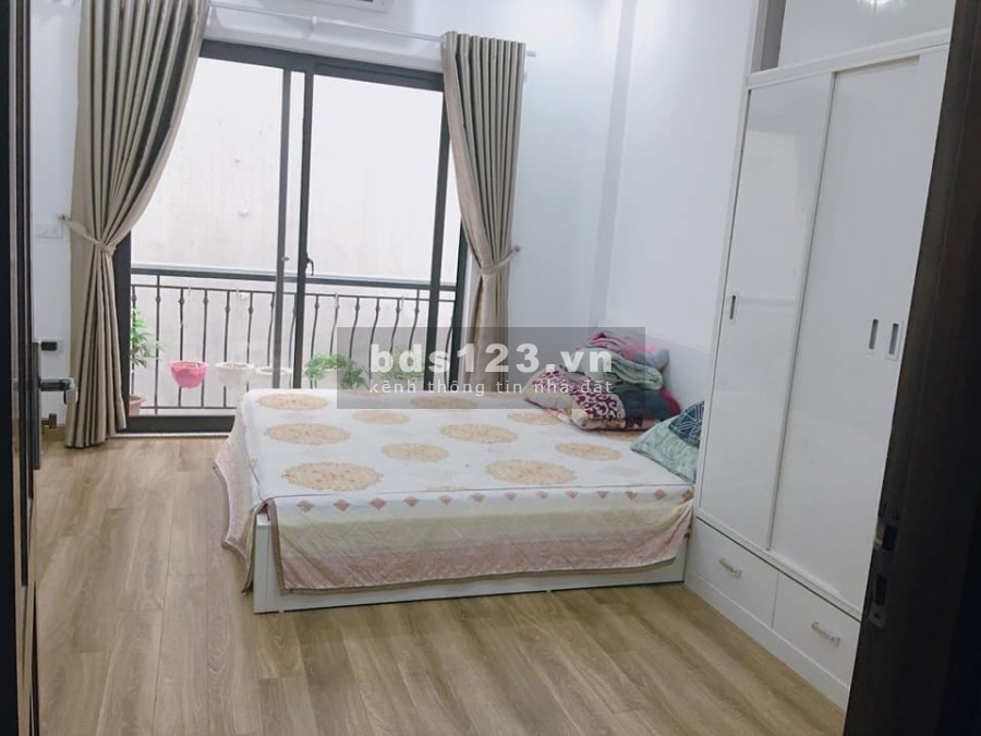 Giá bán 2.6 tỷ nhà 5 tầng diện tích 35m2 mặt tiền 4m tại tổ 13 Thạch Bàn