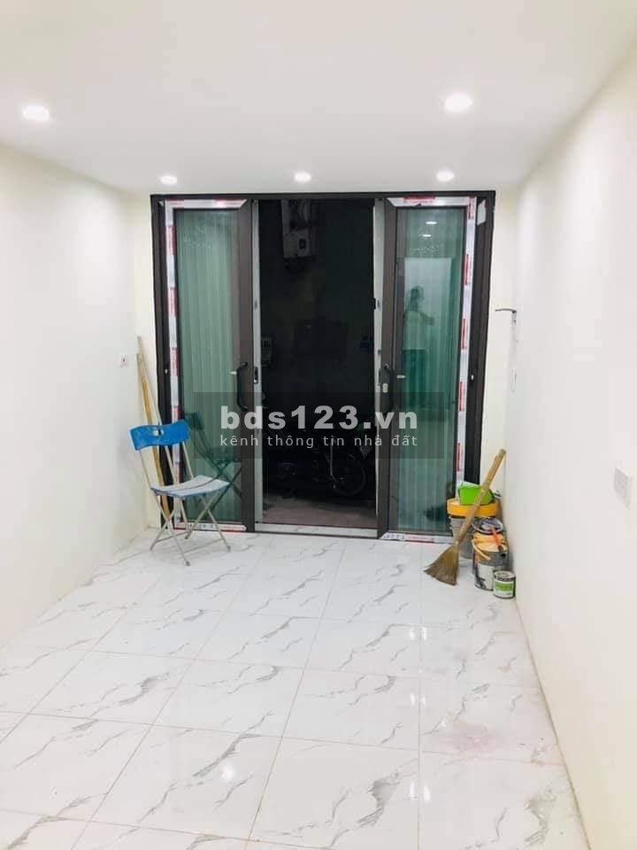Nhà nhỏ xinh cách phố Trương Định 5m tiện ích đầy đủ, 100m ra ngã tư chợ mơ 20m 5 tầng 2,3 tỷ