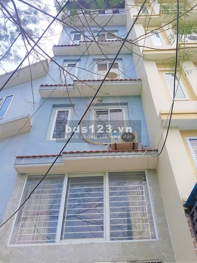 Chưa đên 2 tỷ có nhà Kim Ngưu, Hai Bà Trưng, 5 tầng ngõ to, sổ đỏ vuông đẹp.