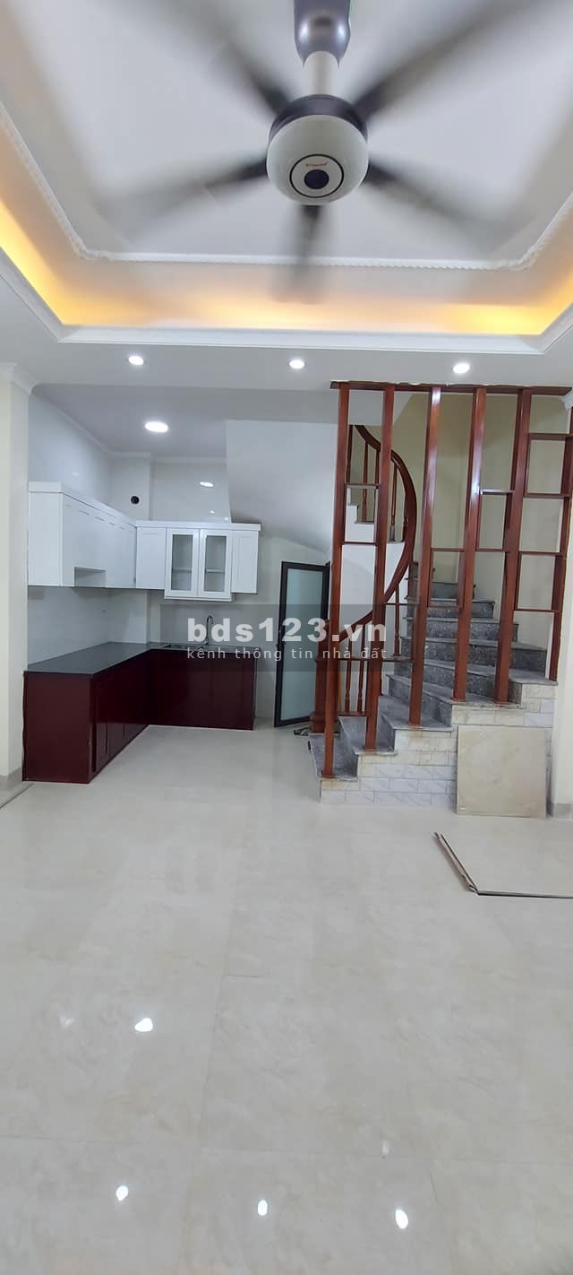Kim Ngưu sân rộng trước nhà, ôtô đỗ cửa, diện tích 56m2, giá bán nhanh 5.4 tỷ