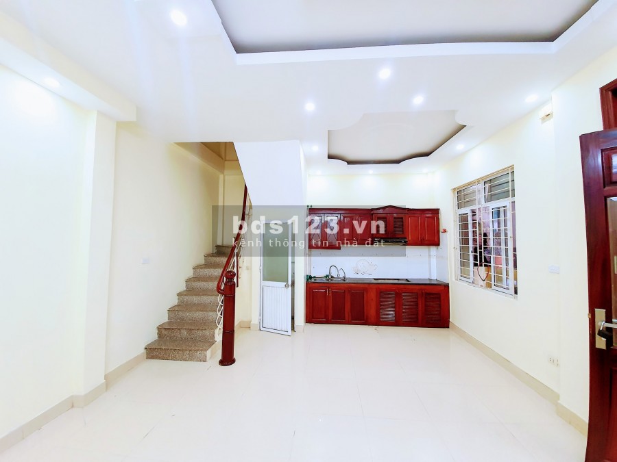 Bán nhà Thanh Liệt, Kim Giang 34m2 x 5T, mt 4.5m vuông đẹp, 10m ô tô tránh, giá 2.9 tỷ