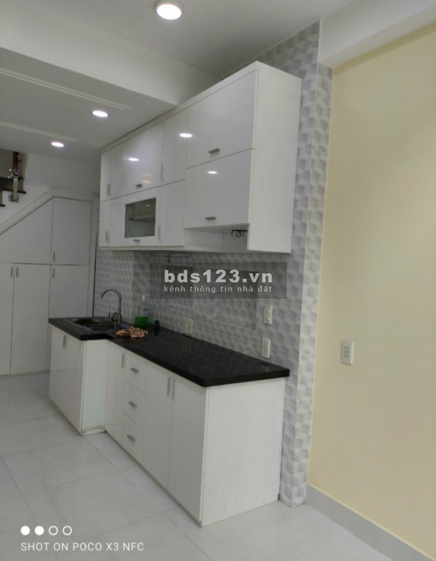 Cần bán gấp nhà hẻm xe hơi, 2 tầng. Đường Cống Lở giá bán 3.5 tỷ