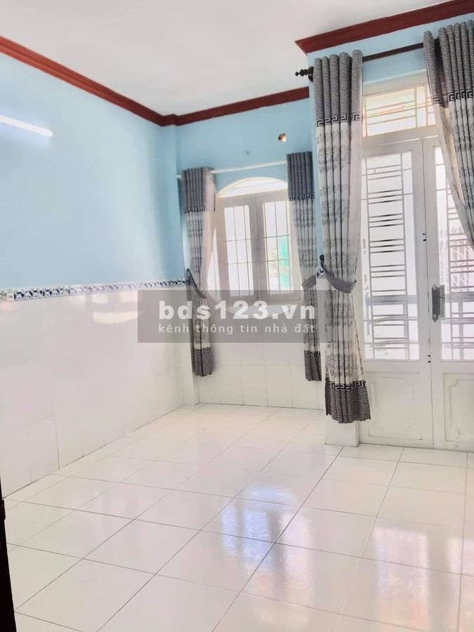 Chủ bán nhà Cách mạng tháng 8, Q10, DT 18m2, 1 trệt, 4 lầu, (3x6)m, chỉ 3.3 tỷ