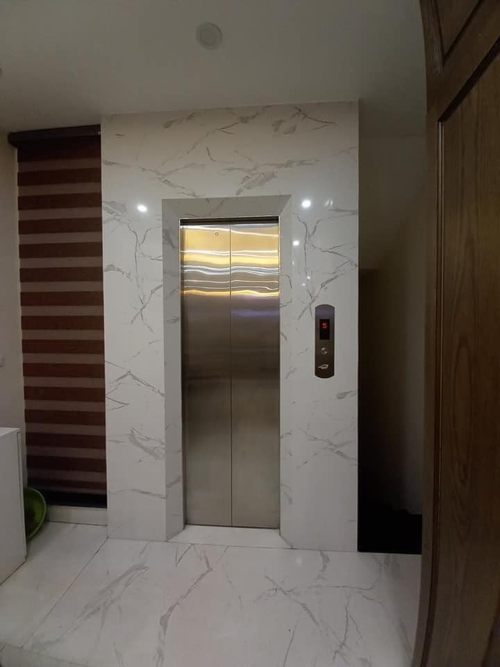 Bán nhà Nguyễn Hoang có thang máy, ô tô kinh doanh, dt 50m2, 6 tầng đúc, mt 4m, giá chỉ 5.9 tỷ, lh 0919894949