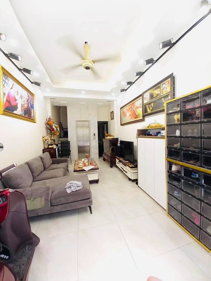 Bán nhà Nguyễn Hoang có thang máy, ô tô kinh doanh, dt 50m2, 6 tầng đúc, mt 4m, giá chỉ 5.9 tỷ, lh 0919894949