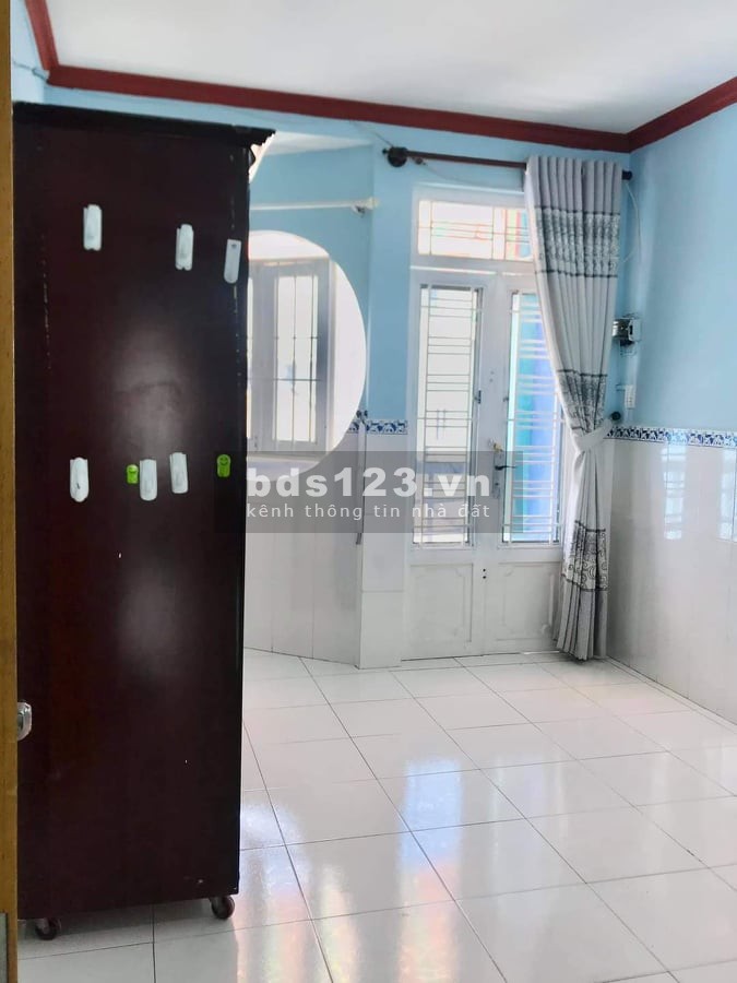 Chủ bán nhà Cách mạng tháng 8, Q10, DT 18m2, 1 trệt, 4 lầu, (3x6)m, chỉ 3.3 tỷ