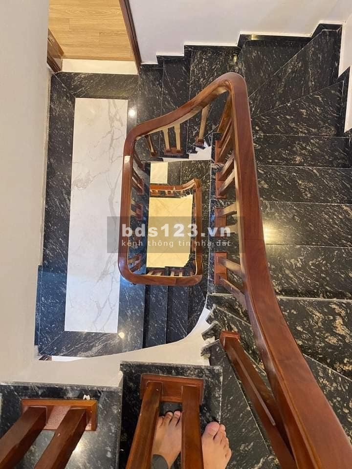 Bán Nhà Vương Thừa Vũ, Ô Tô, Nhà Mới dt 45m2, 5 tầng đúc, giá bán 5.2 Tỷ, lh 0948253844