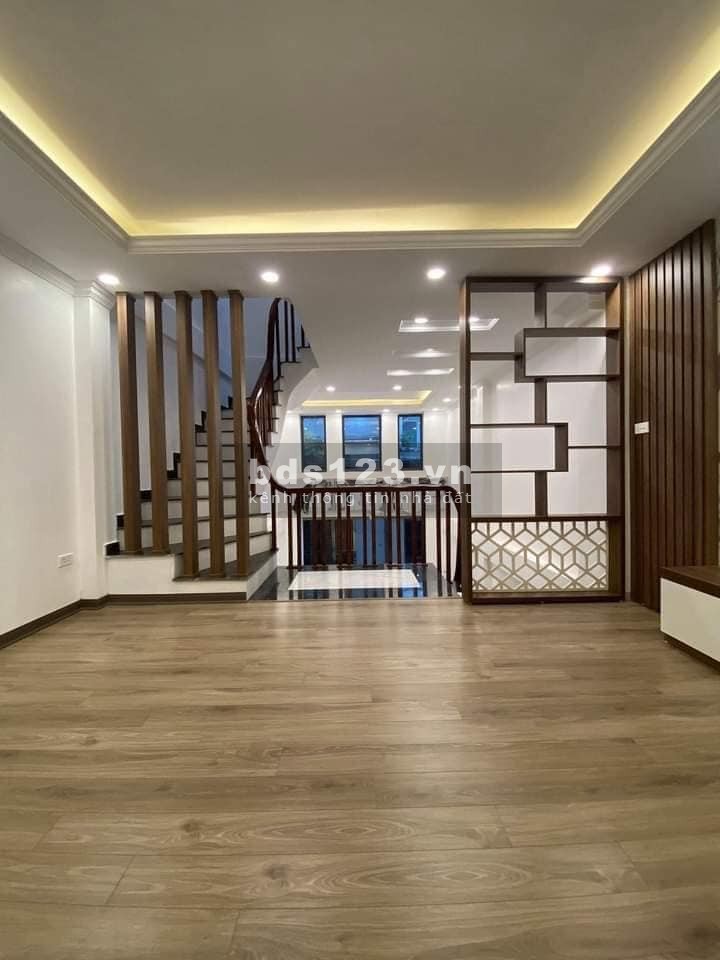 Bán Nhà Vương Thừa Vũ, Ô Tô, Nhà Mới dt 45m2, 5 tầng đúc, giá bán 5.2 Tỷ, lh 0948253844