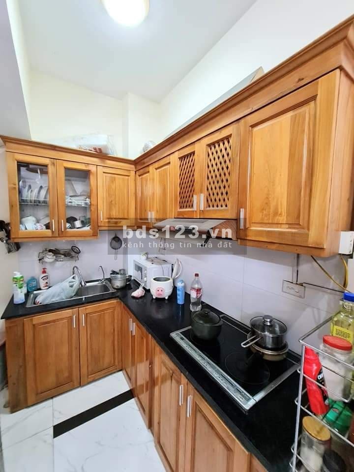 Bán nhà nguyên căn dt 30m2, 4 tầng đúc, giá 2.5 tỷ, Nam Dư, Hà Nội, nhà bao hiềm, giá tốt