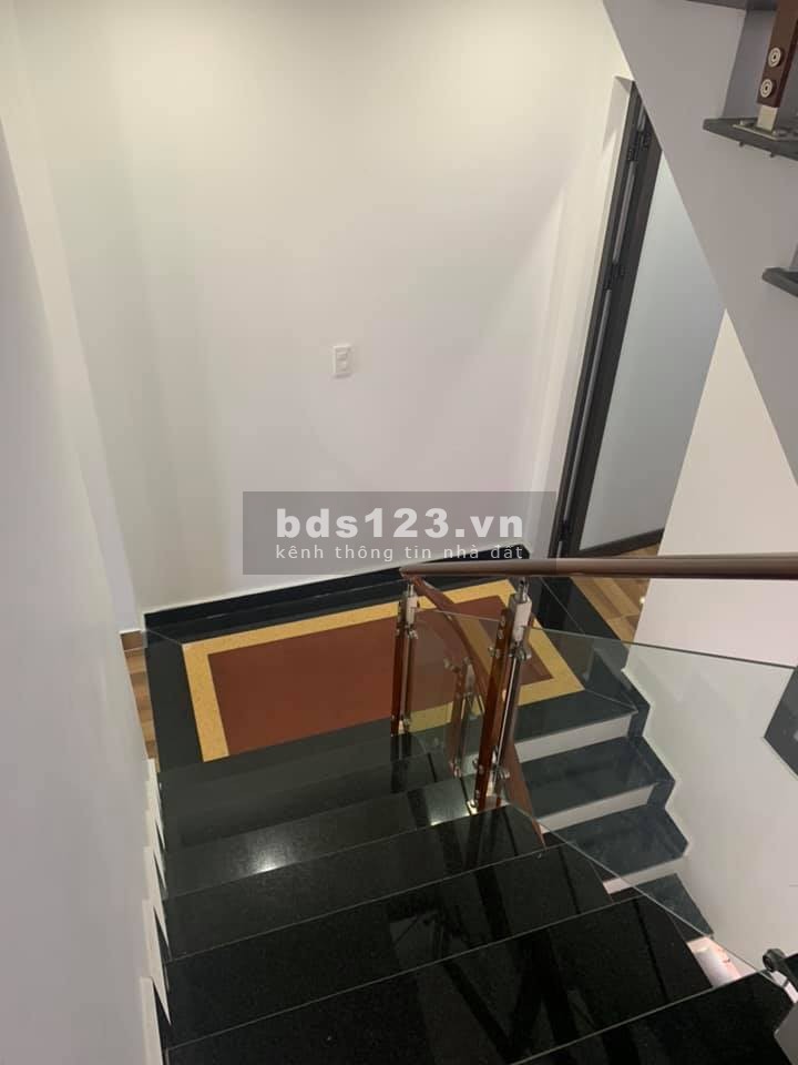 Chỉ với 3,32 tỷ, sở hữu nhà 4 tầng Ngõ Lửa Hồng, Lê Chân Nhà gần như mới, xây hiện đại cực đẹp