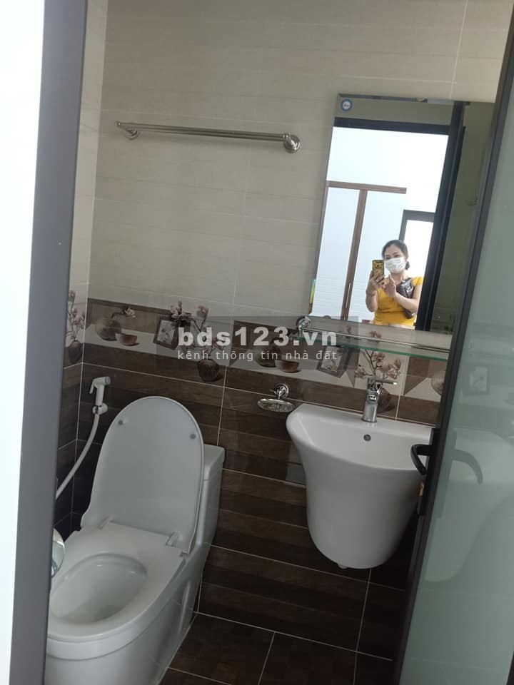Bán gấp nhà tại vĩnh Tuy, dt 60m2, 5 tầng, 10 phòng khép kín, giá 5.5 tỷ, lhcc 0899823629
