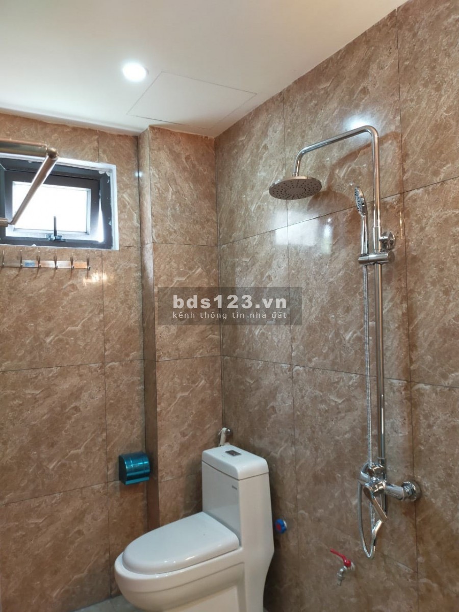 Nhỉnh 2 tỷ, diện tích sử dụng 33m2 5 tầng nhà mới tinh, Thạch Bàn Long Biên