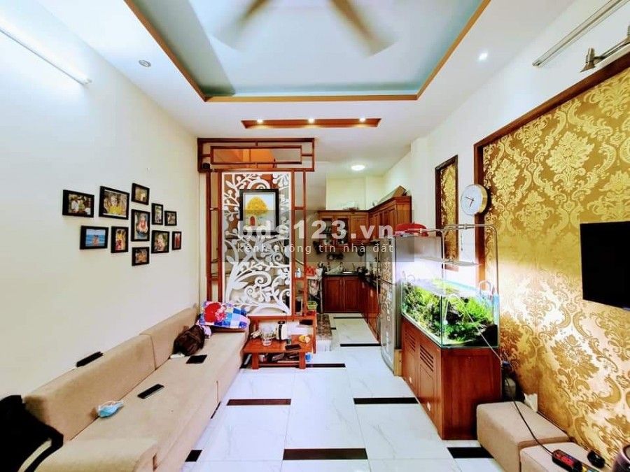 Bán nhà nguyên căn dt 30m2, 4 tầng đúc, giá 2.5 tỷ, Nam Dư, Hà Nội, nhà bao hiềm, giá tốt