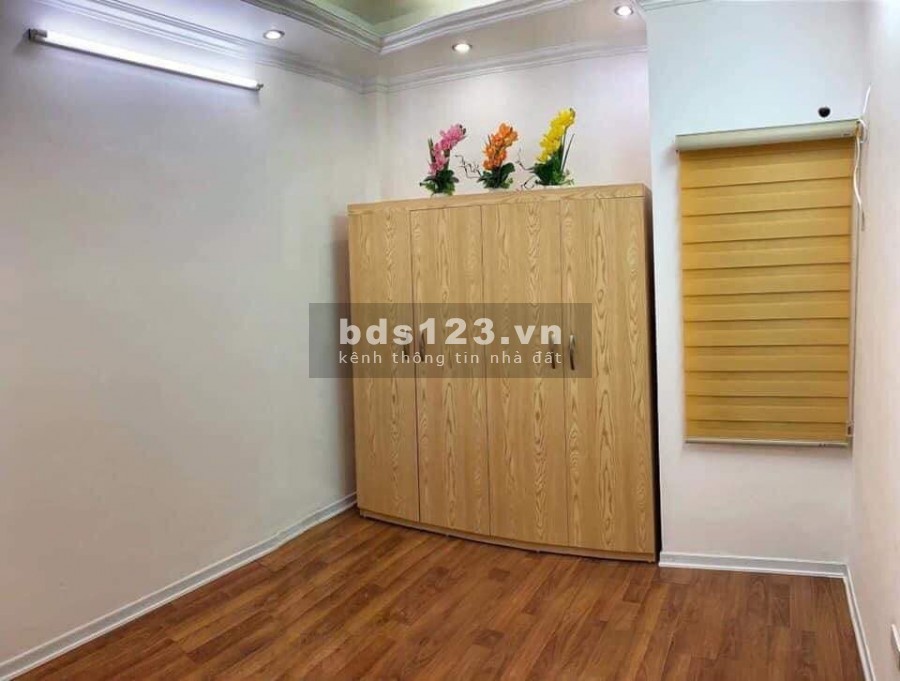 Bán nhà 4 tầng 37m Ngọc Thụy Long Biên ,MT 3.2 giá 3.3 tỷ lô góc 2 mặt thoáng sáng đường bàn cờ