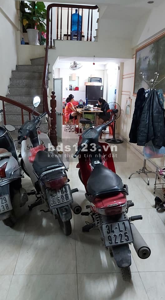 Bán nhà riêng mặt ngõ thông, ô tô tránh, cuối phố Lĩnh Nam, 30m ra phố, 32m2, 4 tầng, giá 3 tỷ