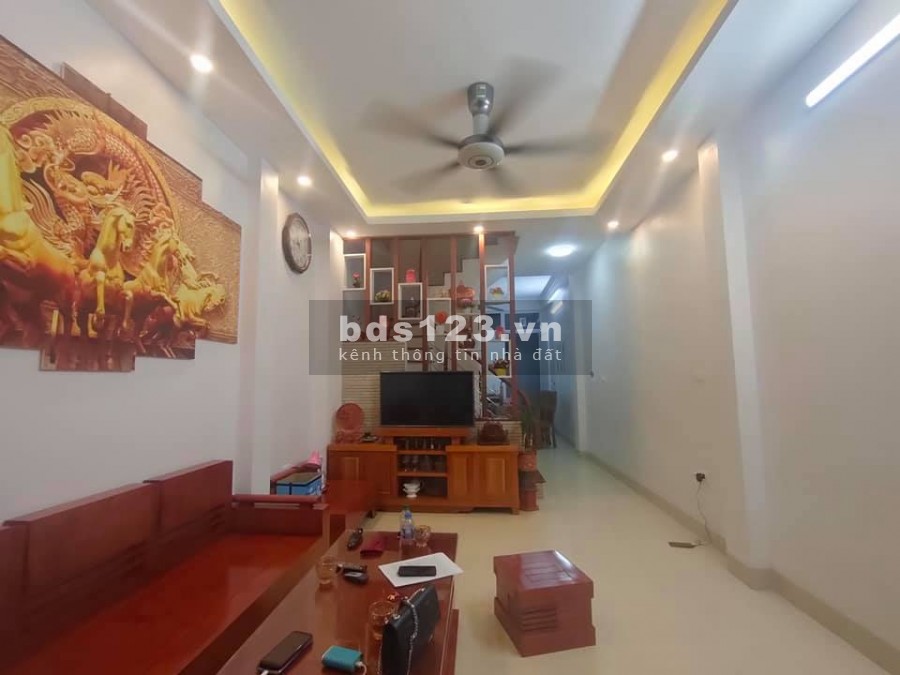 Bán nhà nguyên căn Nguyễn Văn Cừ, 2 mặt thoáng, nhà đẹp, dt 40m2, 4 tầng, giá nhỉnh 4 tỷ