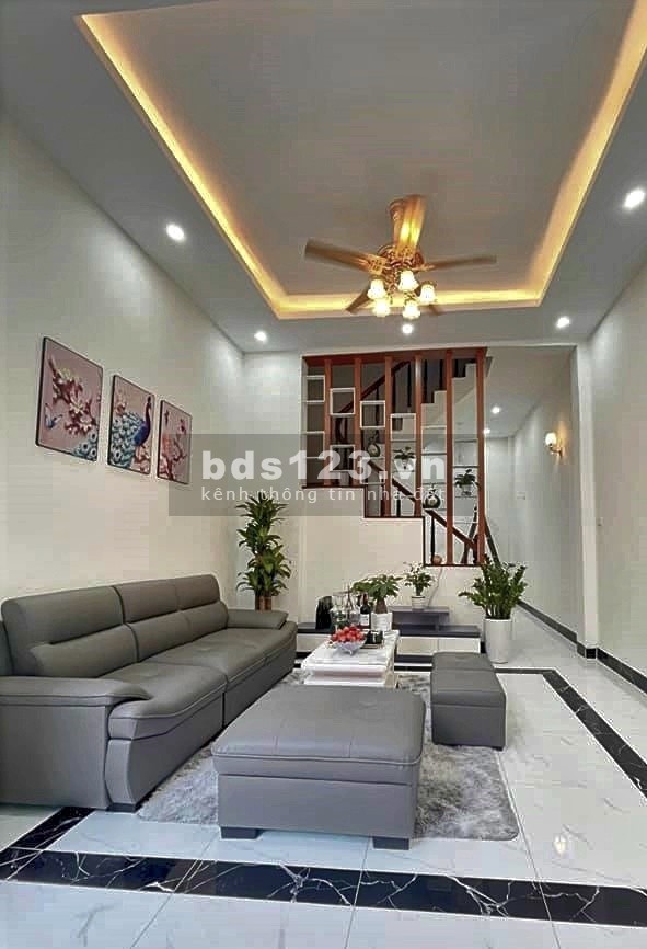 Bán nhà nguyên căn phố Lê Quý Đôn, Hà Đông, ô tô đỗ cửa, vào nhà, thương lượng