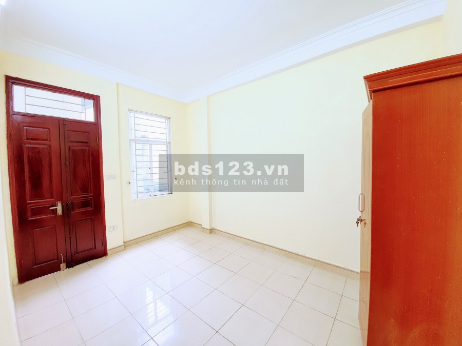 Bán nhà Thanh Liệt, Kim Giang 34m2 x 5T, mt 4.5m vuông đẹp, 10m ô tô tránh, giá 2.9 tỷ