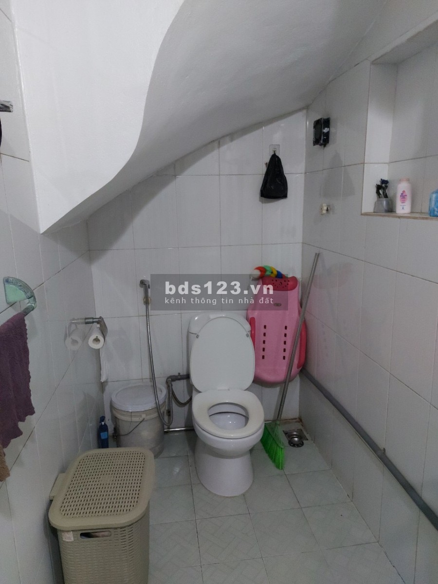Bán nhà và đất đường Nguyễn Thị Duệ, TP HD, 239.4m2, lô góc, chia lô ra bán cực ok
