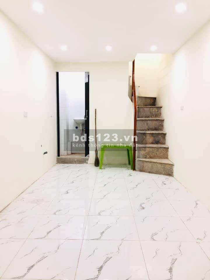 Nhà nhỏ xinh cách phố Trương Định 5m tiện ích đầy đủ, 100m ra ngã tư chợ mơ 20m 5 tầng 2,3 tỷ