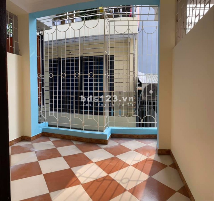 Nhà nguyên căn đẹp Hoàng Mai, ngõ thông thoáng, giá nhỉnh 3 tỷ, dt 33m2, 4 tầng, lhcc