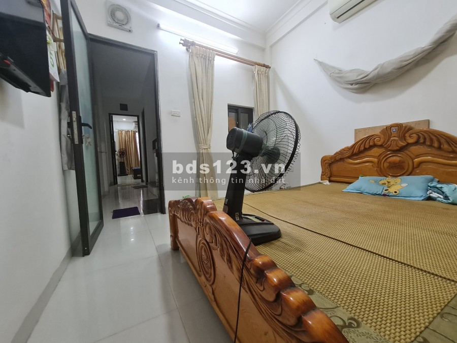 Bán Nhà Lĩnh Nam, 15m ô tô ra vào, sổ đổ chính chủ, dt 36m2, 4 tầng, mt 3m hơn 2 tỷ