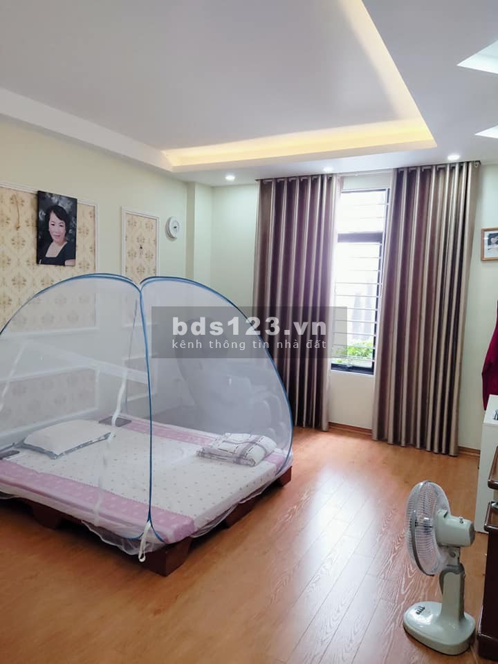Bán nhà Minh Khai lô góc gần phố ở ngay, liên hệ 0915902029, sổ sẵn chính chủ