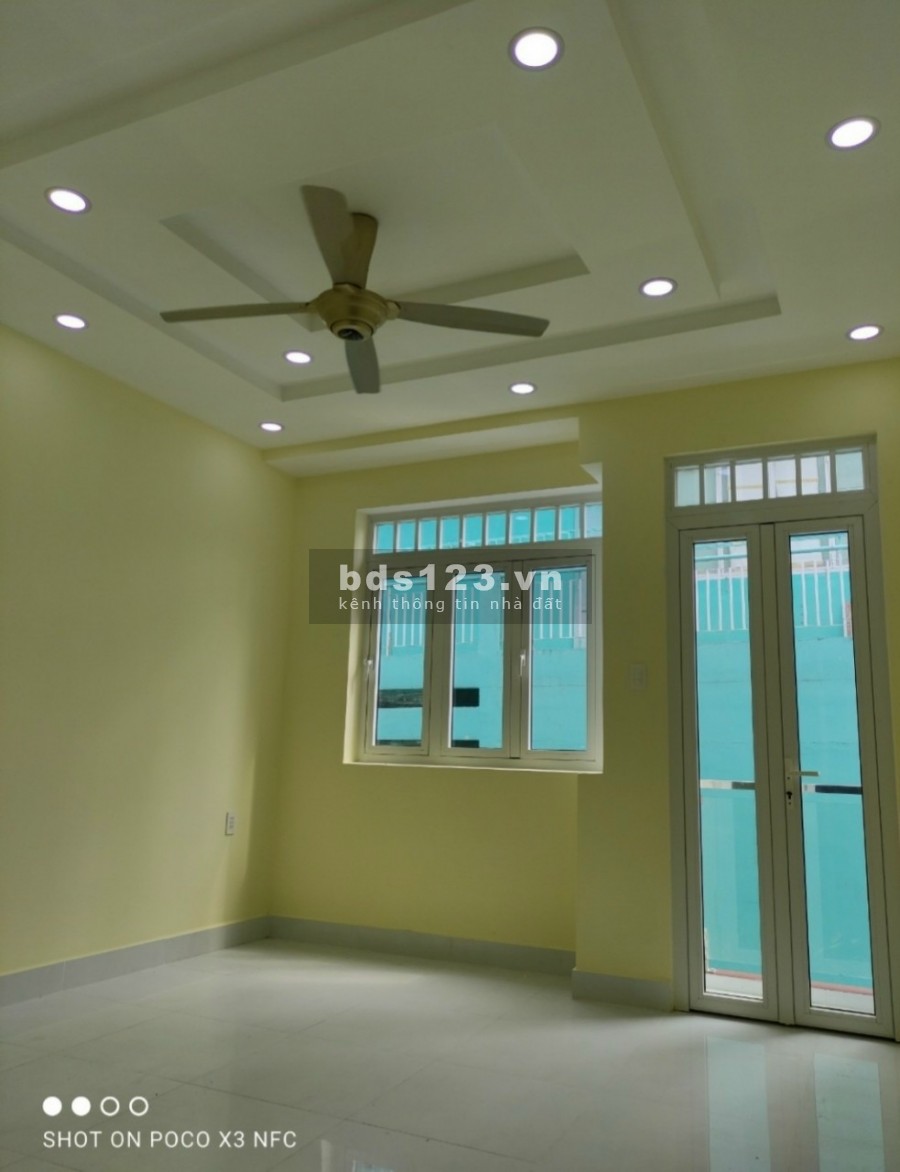 Cần bán gấp nhà hẻm xe hơi, 2 tầng. Đường Cống Lở giá bán 3.5 tỷ
