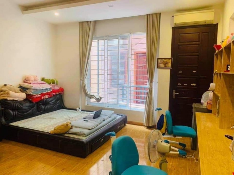 Bán gấp nhà phố Nguyễn Ngọc Nại, dt 50m2, ngõ ô tô 5 tầng đúc, giá bán 6.9 tỷ