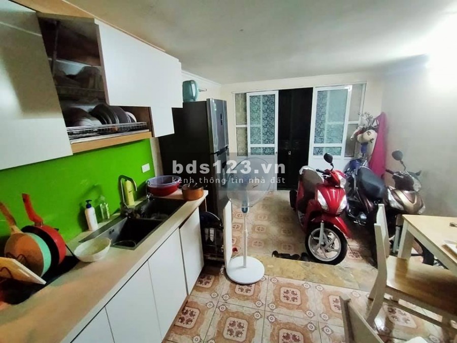 Bán nhà 6 tầng Đội Cấn, ngõ thông rộng gần phố trung tâm Ba Đình, tiện ích đỉnh, giá chỉ 2.85 tỷ