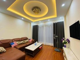 Nhà Đẹp Nguyễn Ngọc Vũ, Cầu Giấy 45m 5 Tầng MT 4m, Ngõ Thông Gần Phố. Giá 6,8 tỷ.