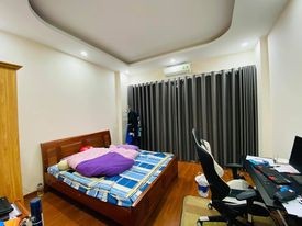 Nhà Đẹp Nguyễn Ngọc Vũ, Cầu Giấy 45m 5 Tầng MT 4m, Ngõ Thông Gần Phố. Giá 6,8 tỷ.