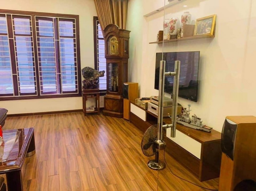 Bán gấp nhà phố Nguyễn Ngọc Nại, dt 50m2, ngõ ô tô 5 tầng đúc, giá bán 6.9 tỷ