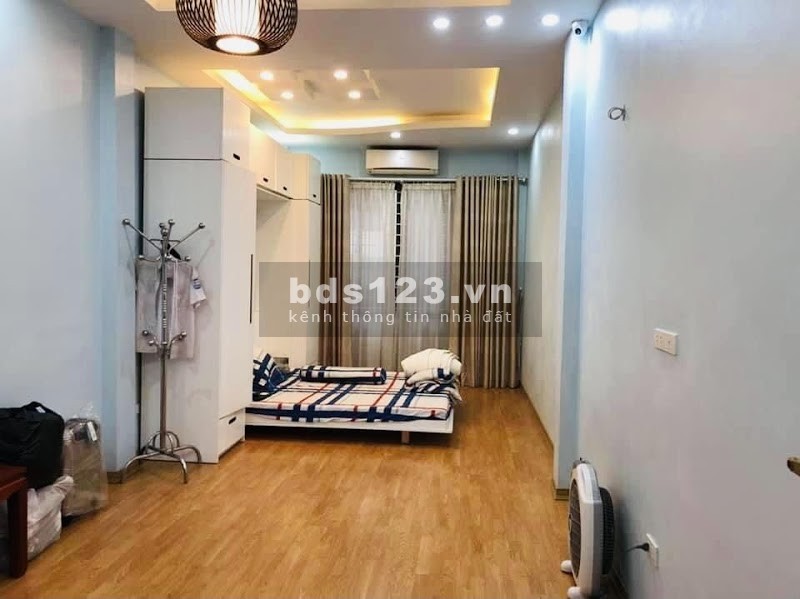 Bán gấp nhà Phố Thái Hà, Đống Đa, 45m2, 5 tầng, MT4m, hơn 4tỷ1