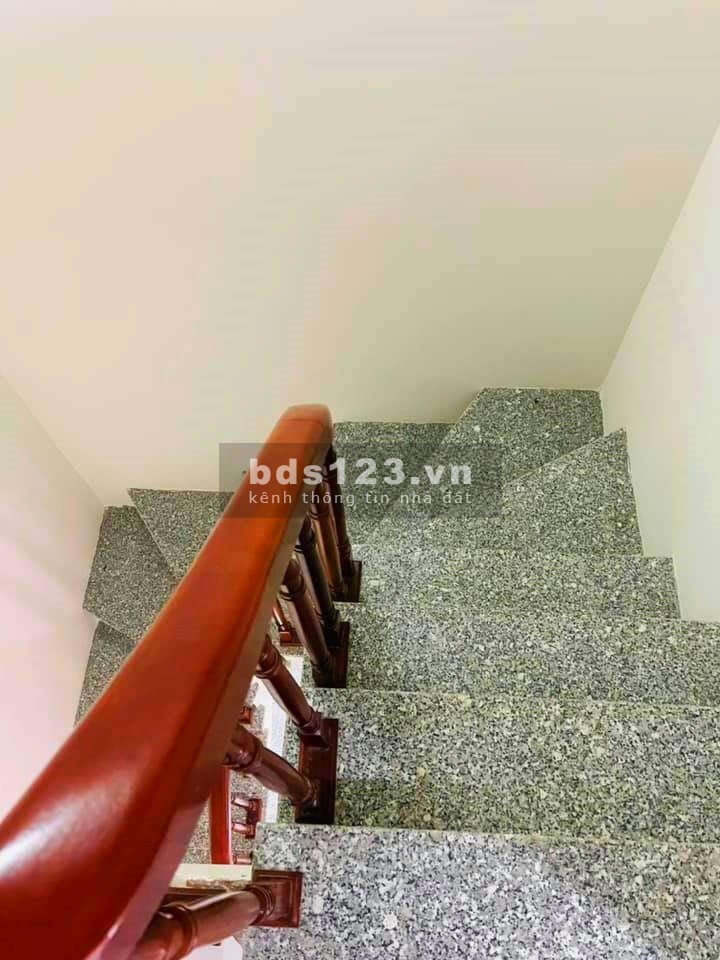 Bán nhà nguyên căn phố Lê Quý Đôn, Hà Đông, ô tô đỗ cửa, vào nhà, thương lượng